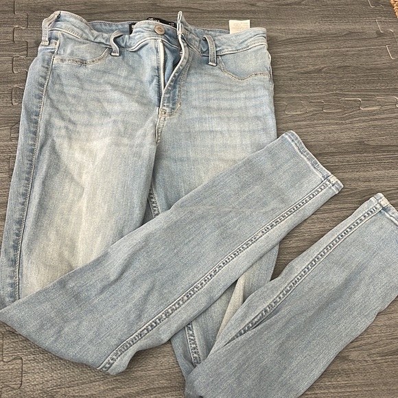 Hollister Jeans Blue wash - Picture 2 of 3